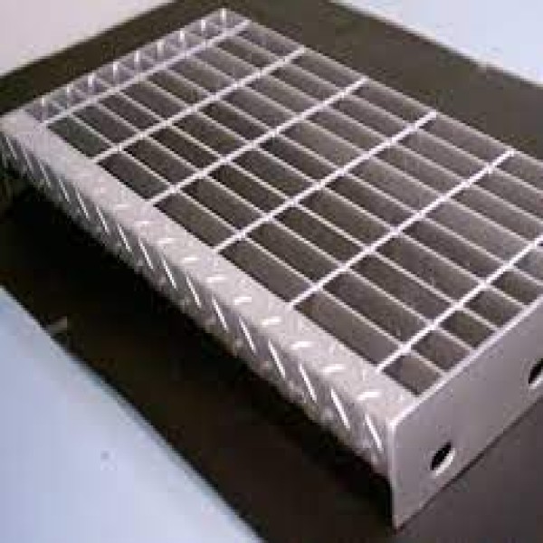 Degrau Tipo Grade Em Carbono??